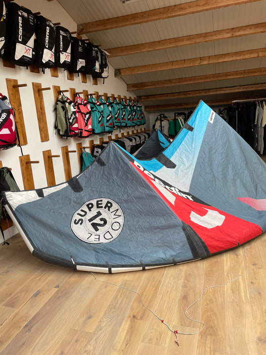 Supermodel HTF 2 12m- Used