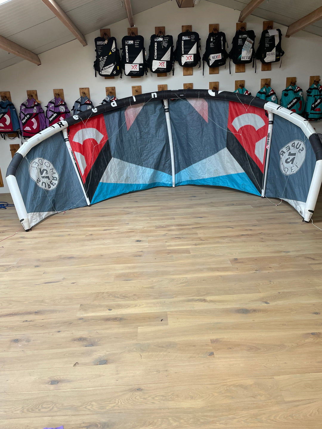 Supermodel HTF 2 12m- Used