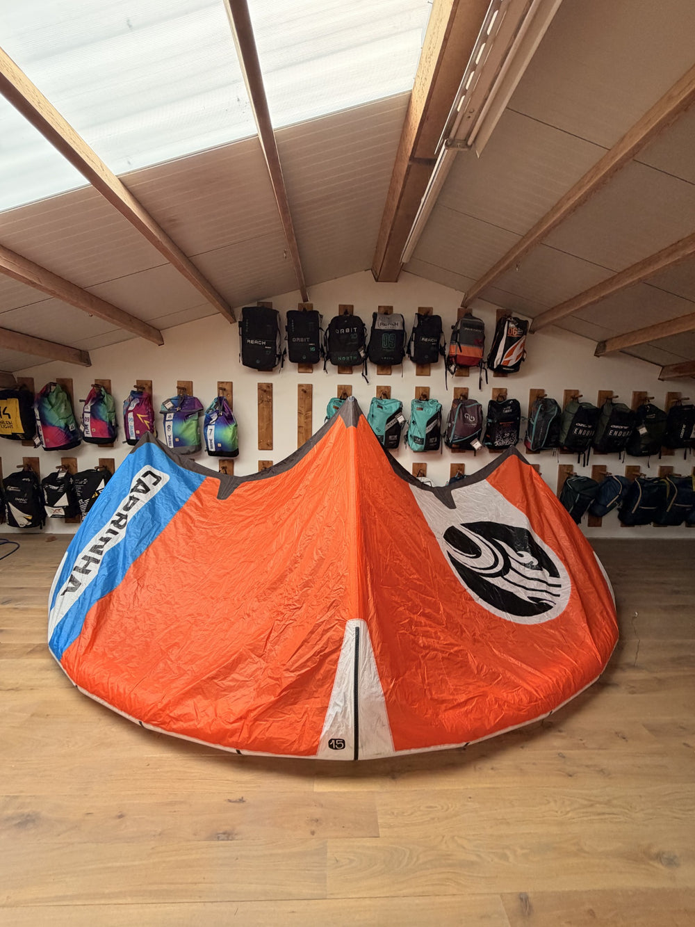 Cabrinha Moto XL Apex 15 m² overzicht