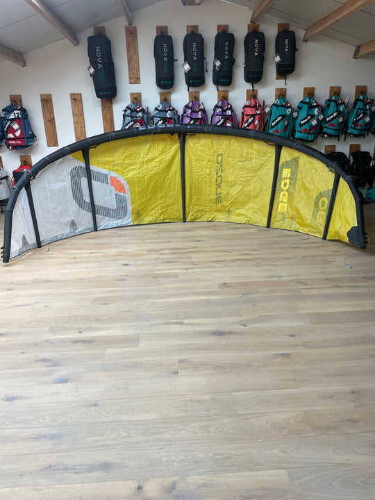 Edge V12 - 8M Used