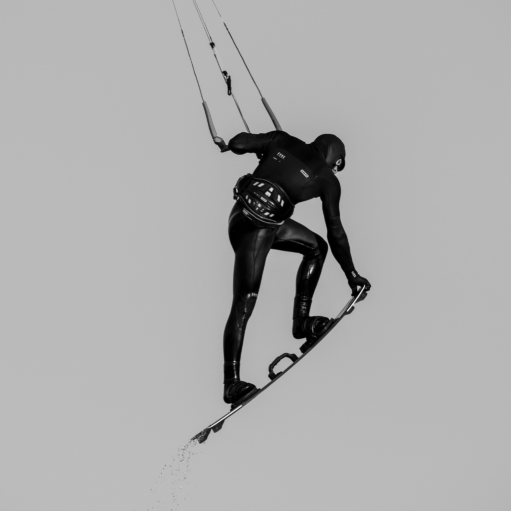 Riot Light Waist Kite
