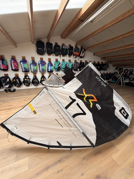 Core XR7 LW 17m used – wingtip and model details
