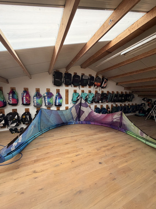 Harlem Thrive V1 12m used – inside canopy and struts