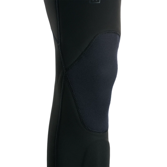 Detail van de knie van ION Seek Core 3/2mm BZ herenwetsuit zwart